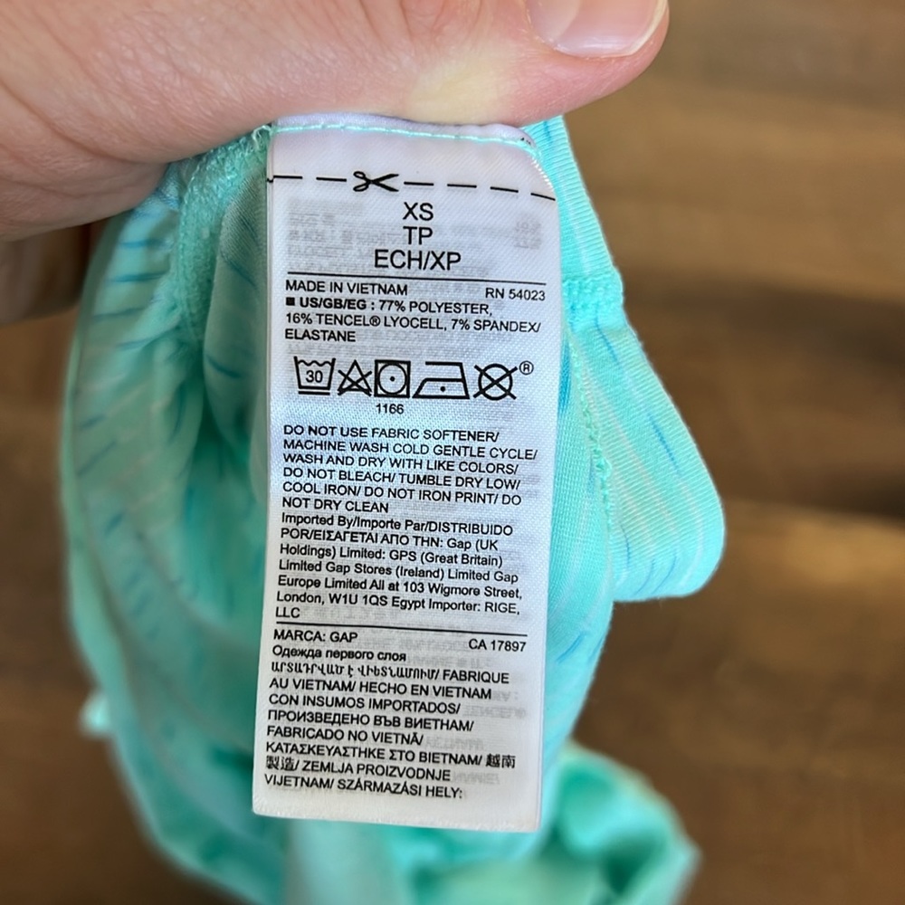 Gap Fit Maternity Breathe Tank - Picture 5 of 5